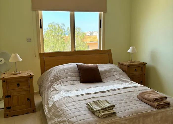 Na Cyprze * Пейя